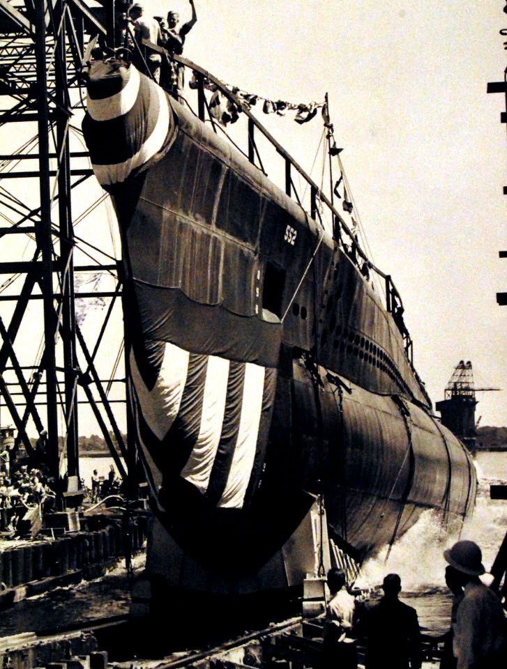 80-G-207950 (24246069362)