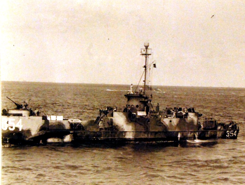 80-G-307227 (29508695535)