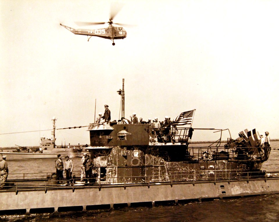 80-G-320321 (35836935212)