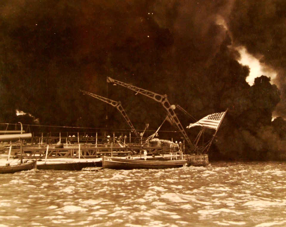 80-G-32422 (21277621958)
