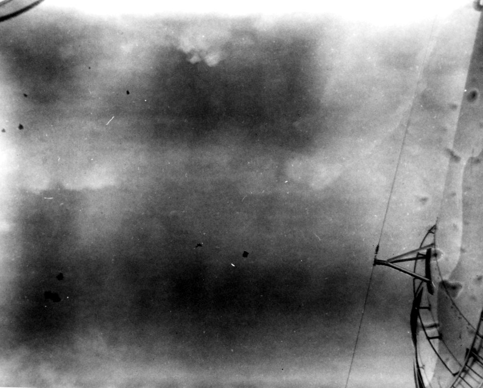 80-G-33909 (22724418979)