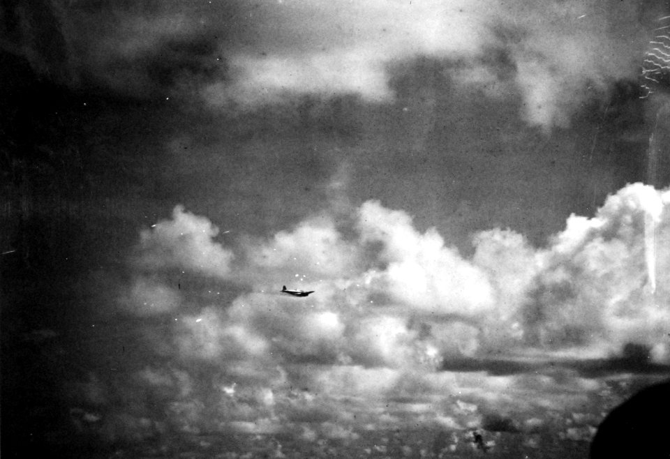 80-G-33952 (23128122601)