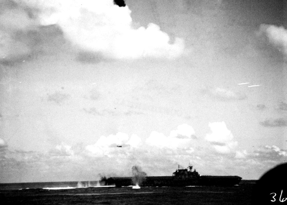 80-G-33946 (22493947554)