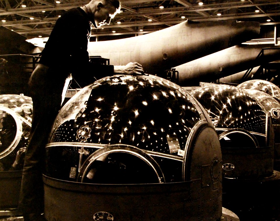 80-G-40885 (31771377195)
