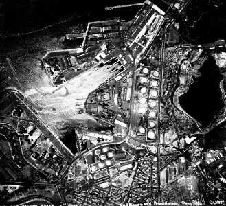 80-G-417889 (27436586427)