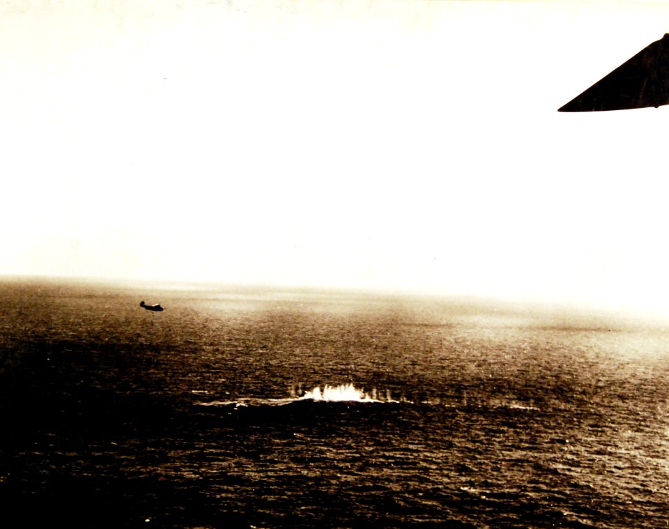 80-G-42063 (34978314982)