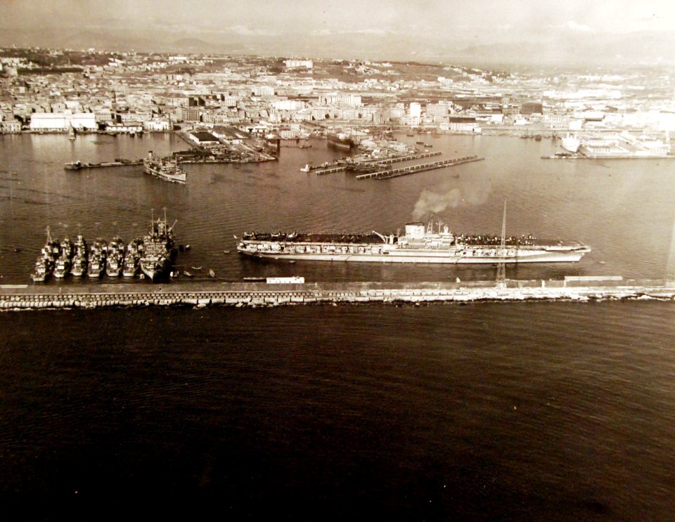 80-G-426895 (25366258473)
