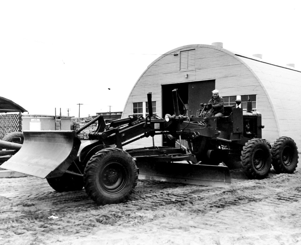 80-G-442227 (39588011182)
