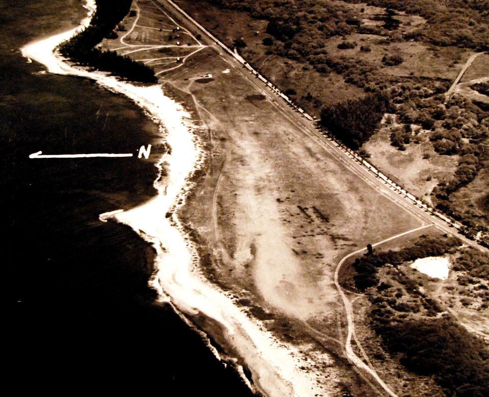 80-G-451118 (22159327433)