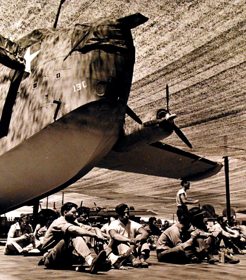 80-G-475992 (32617946564)