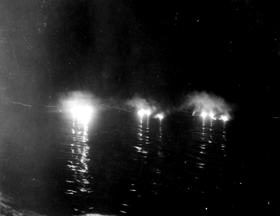 80-G-52817 (26363581357)