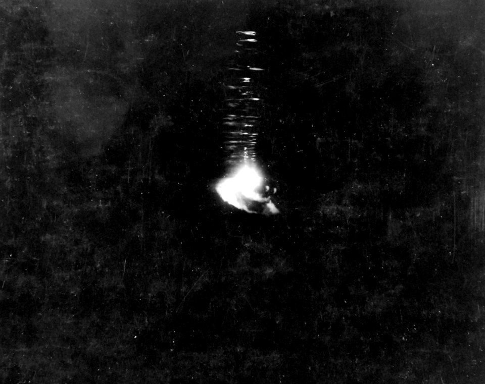 80-G-52851 (41238132561)