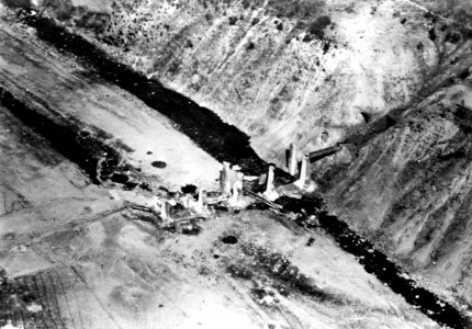 80-G-687598 Carlson's Canyon Bridge Attacks, March-April 1951
