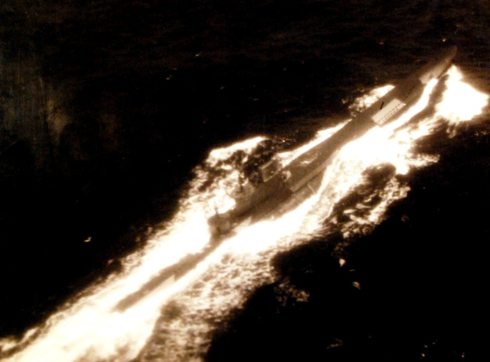 80-G-77194 (32086665762)