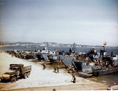 80-G-K-2112 Invasion of Southern France, August 1944