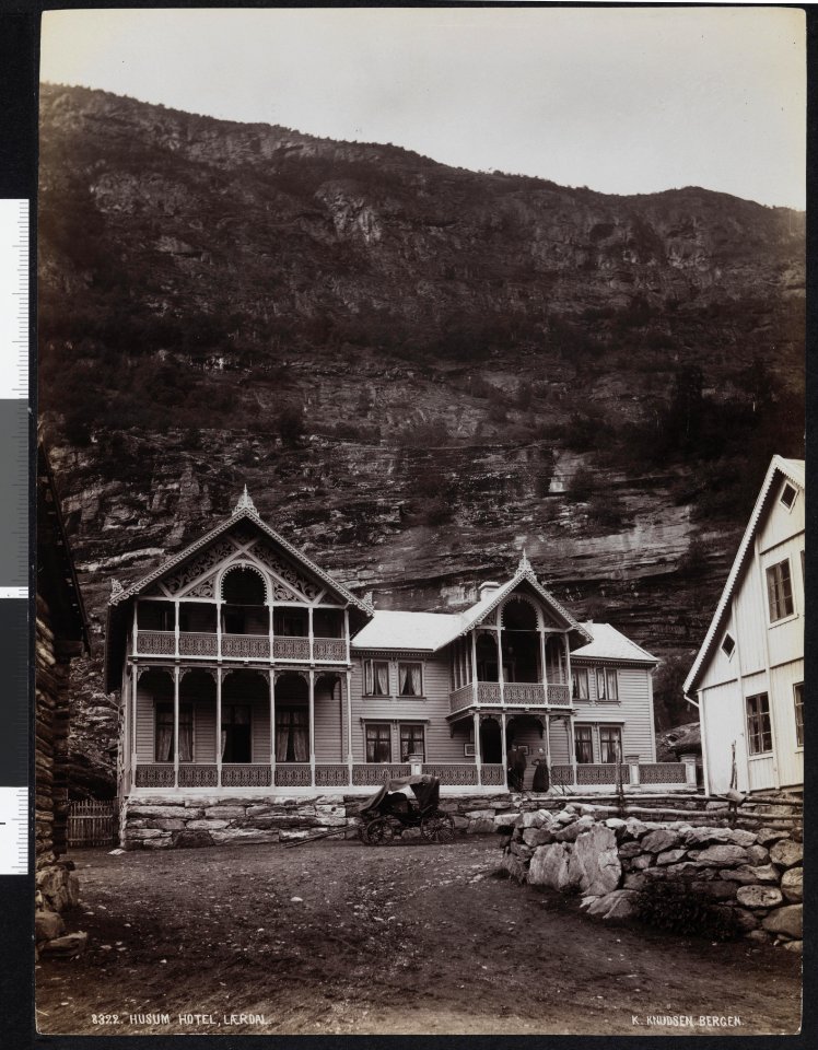 8322 Husum Hotel, Lærdal - no-nb digifoto 20160404 00062 bldsa L KK0315