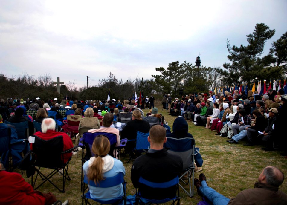 86th annual Easter sunrise service 130331-N-DU438-147