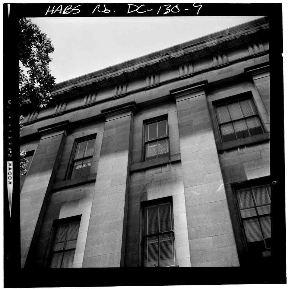 9 detail south front pilasters 029407pu