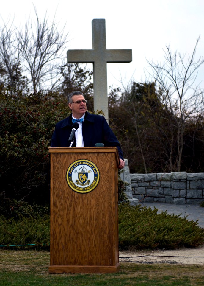86th annual Easter sunrise service 130331-N-DU438-140