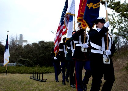 86th annual Easter sunrise service 130331-N-DU438-196