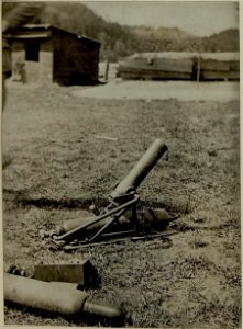 8cm Luftminenwerfer in Feuerstellung. Angefertigt im Schanzzeugdep. 7 (BildID 15481156)