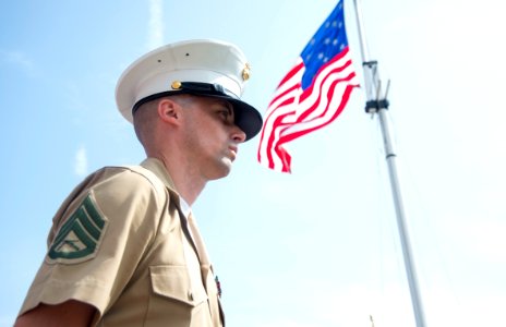 9-11 ceremony at Fort McHenry 140911-N-WX580-040