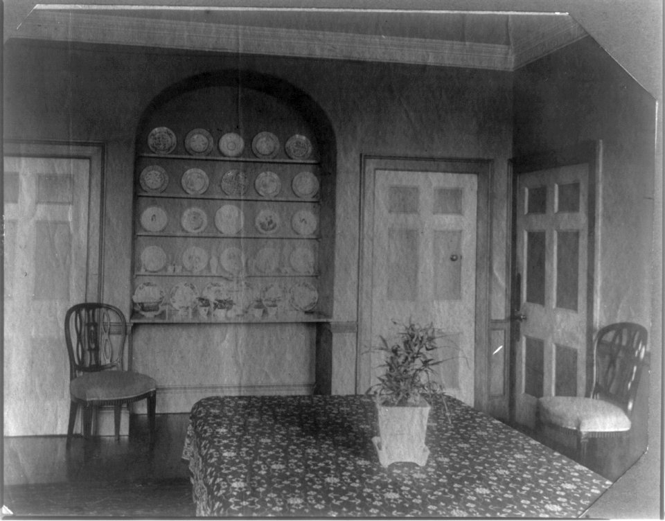 96 Cheyne Walk - Recess opposite windows in dining room LCCN2009630608