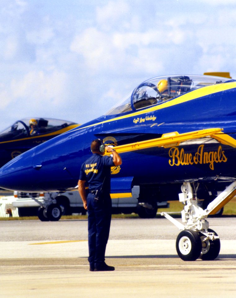 961026-N-0000V-011 Lineman Salute
