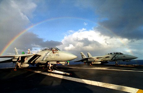 970408-N-4126O-001 F-14 on Flight Deck