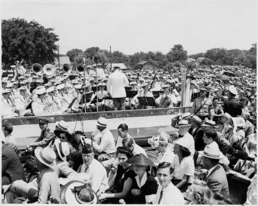 A band plays during the ceremonies in Bolivar, Missouri at which President Harry S. Truman dedicated a statue to... - NARA - 199917