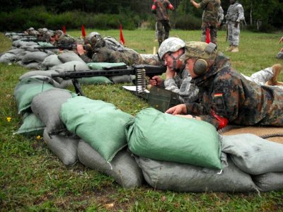 9th Engineer Battalion Training on the MG3 with the German Army, 2010 photo