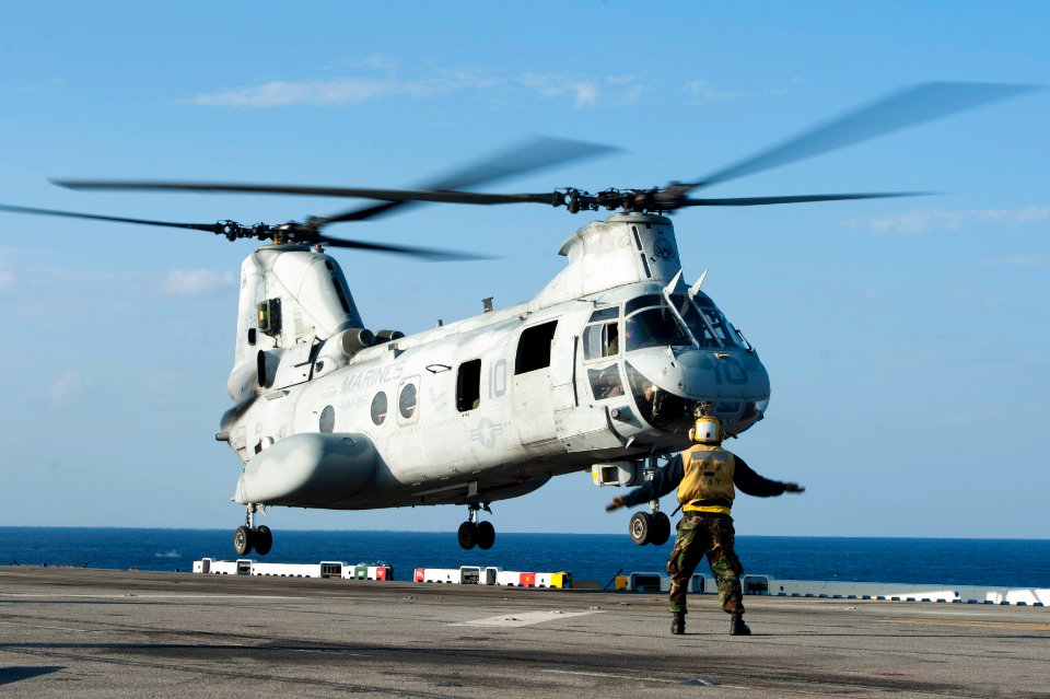 A CH-46E takes off from USS Bonhomme Richard. (8426063133)