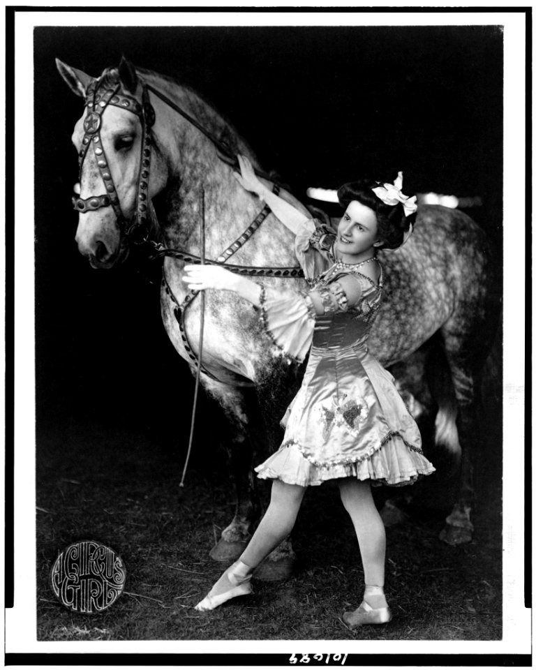 A Circus girl - Glasier, Brockton, Mass. LCCN90709790