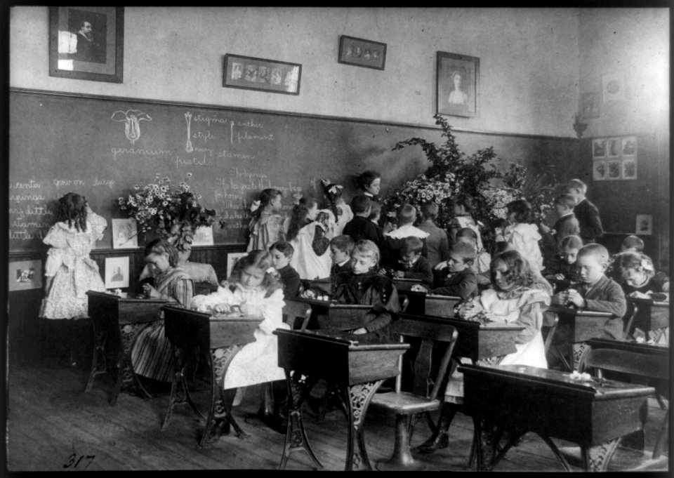 A class in flowers, 6th Division LCCN2001702337