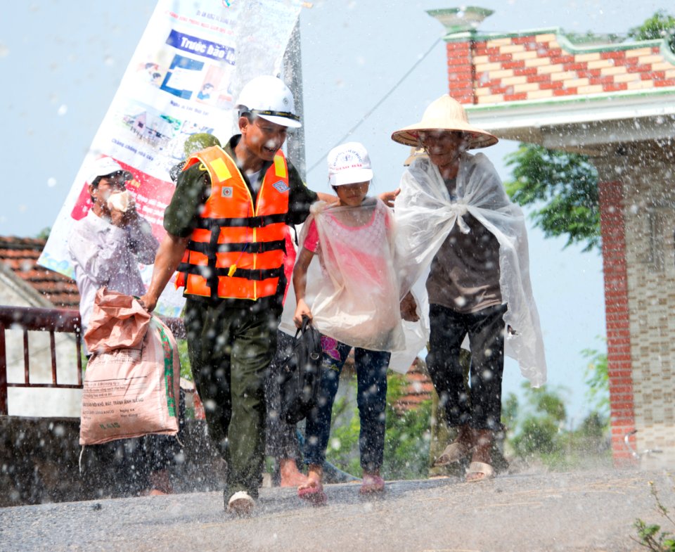 A commune level disaster response drill (27851637765)