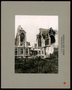A church in Arras cut in half by German shells LCCN2016645645 photo
