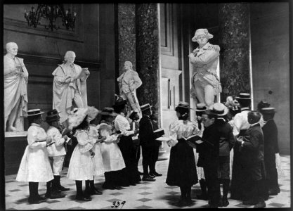 A class of the 6th Division in Statuary Hall, U.S. Capitol LCCN2001702339
