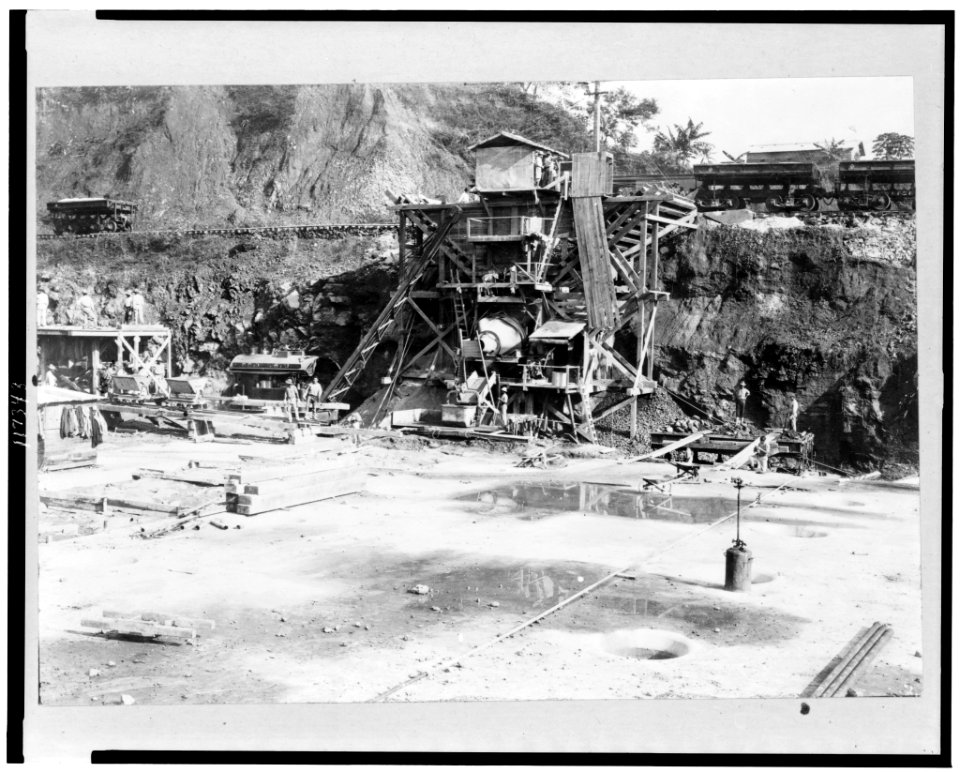 A concrete mixer at work at Pedro Miguel Lock site, Panama Canal LCCN96522039