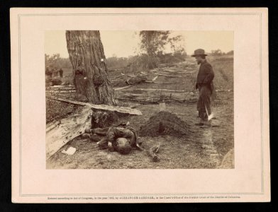 A contrast! Federal buried, rebel unburied, where they fell at the Battle of Antietam LCCN2014646925