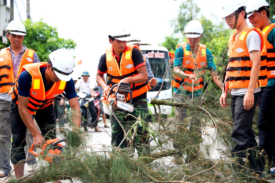 A commune level disaster response drill (27775523461)