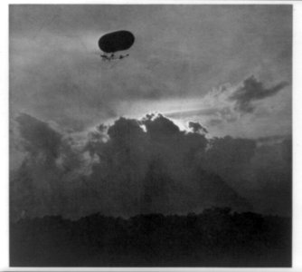 A dirigible (1910) LCCN89708631