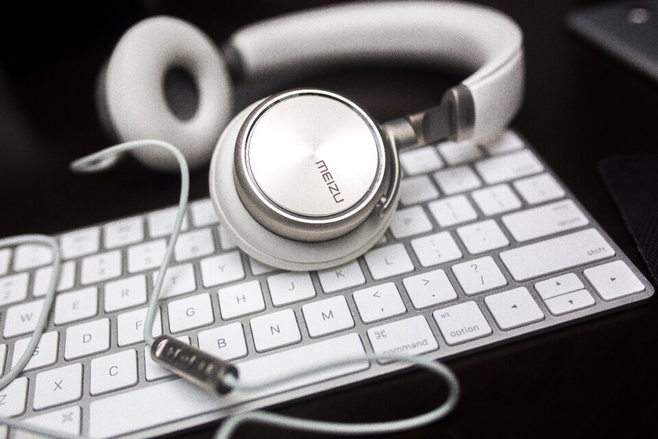 Headset earphone music