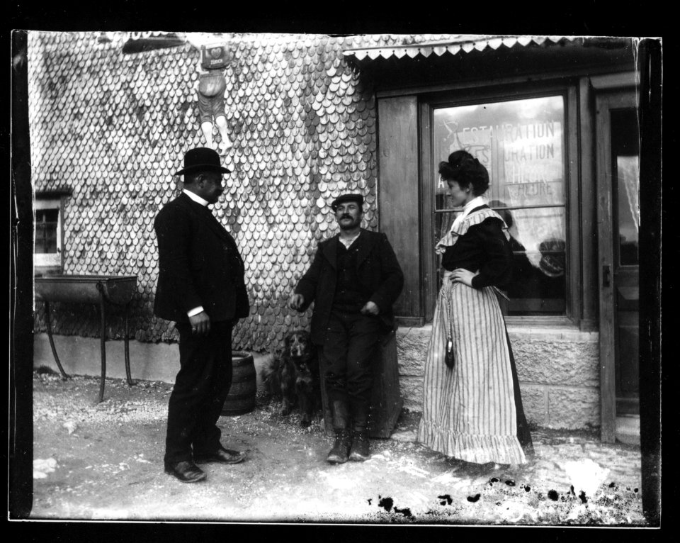 ArCJ - 1 femme, 2 hommes - 137 J 527 a