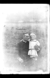 ArCJ - 1 homme, 1 enfant - 137 J 501 b