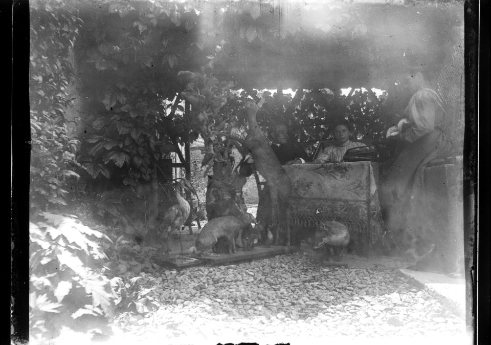 ArCJ - 1 homme, 2 femmes - 137 J 2948 a