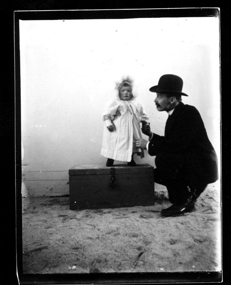 ArCJ - 1 homme, 1 enfant - 137 J 671 a