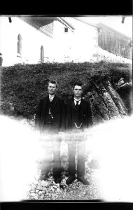ArCJ - 2 hommes - 137 J 277 b