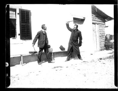 ArCJ - 2 hommes - 137 J 1611 a