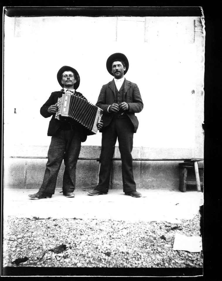 ArCJ - 2 hommes - 137 J 2255 a