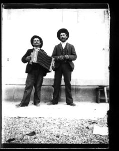 ArCJ - 2 hommes - 137 J 2255 a